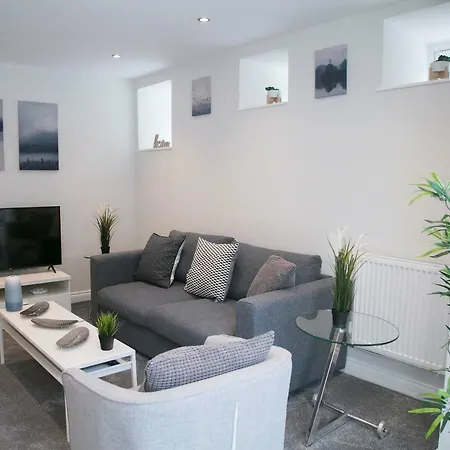 71 East Parade *